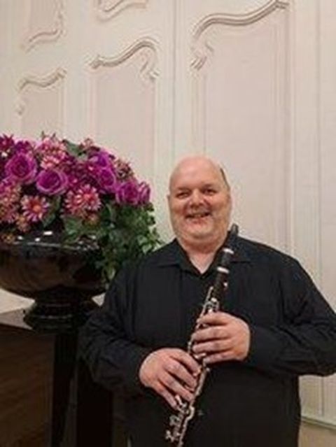 Herr Schwarz, der neue Klarinettenlehrer für die Jugendmusikschule Brühl