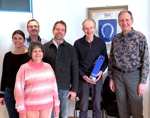 V. r.: Bürgermeister Dr. Göck dankte Dr. Fischer für dessen engagierte Bürgerberatung in Sachen Energieeinsparungen und begrüßte den Nachfolger Achim Dinger zusammen mit Birgit Sehls, Elena Ziesling und Dr. Andreas Askani