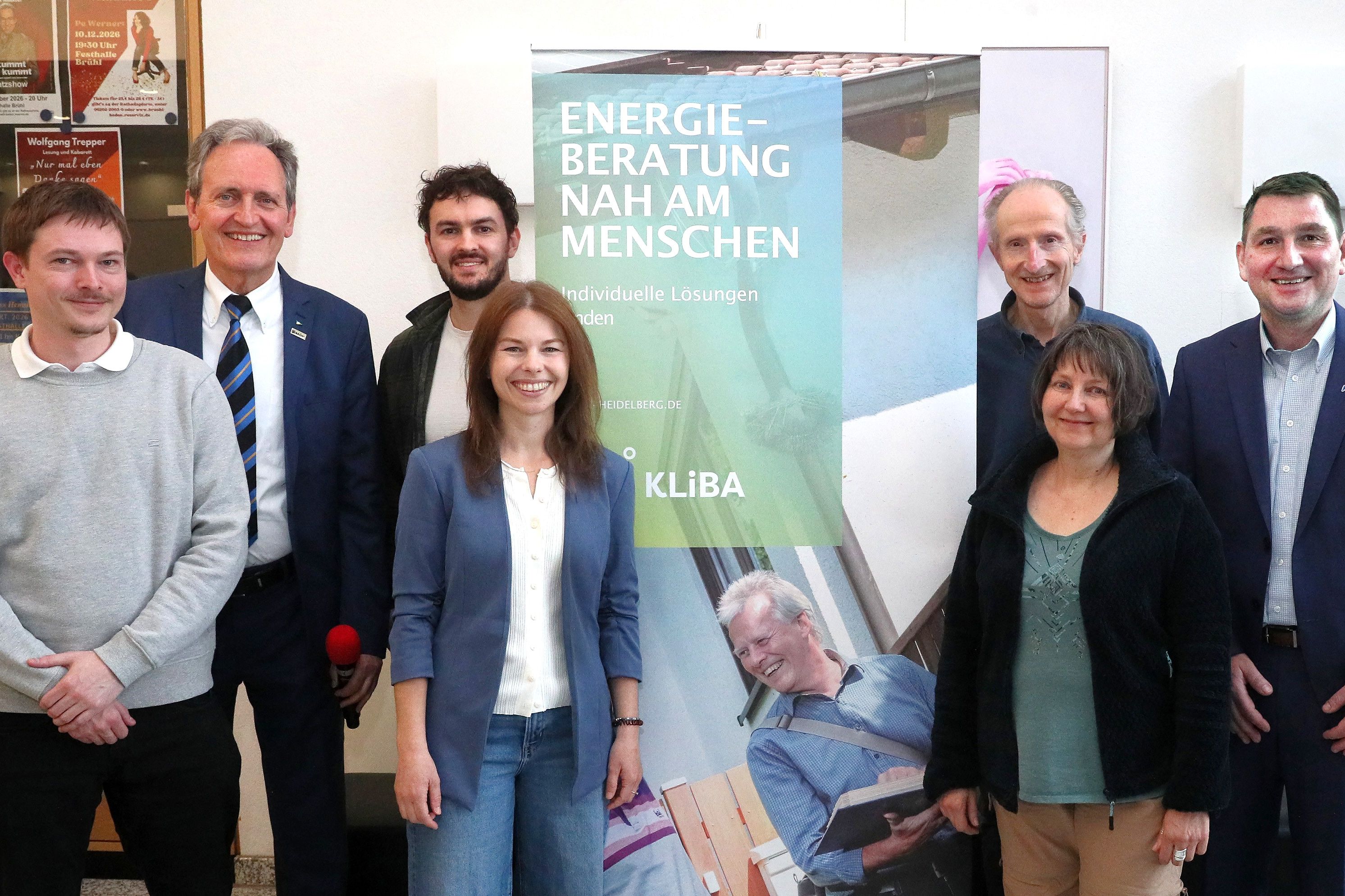 Patrick Burst (MVV Regioplan), Bürgermeister Dr. Ralf Göck, Energiemanager Dirk Eichler, Vera Sehn (MVV Regioplan), KLiBA-Energieberater Dr. Thomas Fischer, Klimaschutzmanagerin Birgit Sehls und Adrian Tabacki (MVV Energie AG)