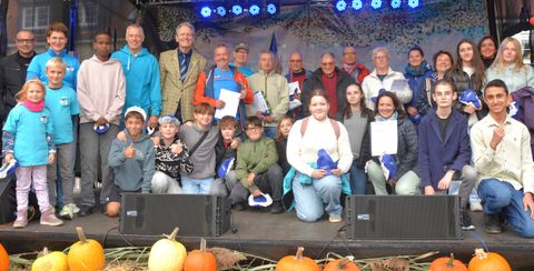 Die radelaktivsten Brühlerinnen und Brühler versammelten sich auf der Festbühne 